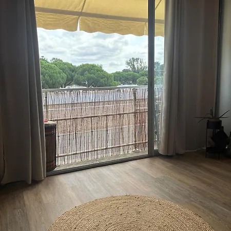 T2 50 M2 Climatise 4 Personnes Proche Port Et A Pied Lägenhet